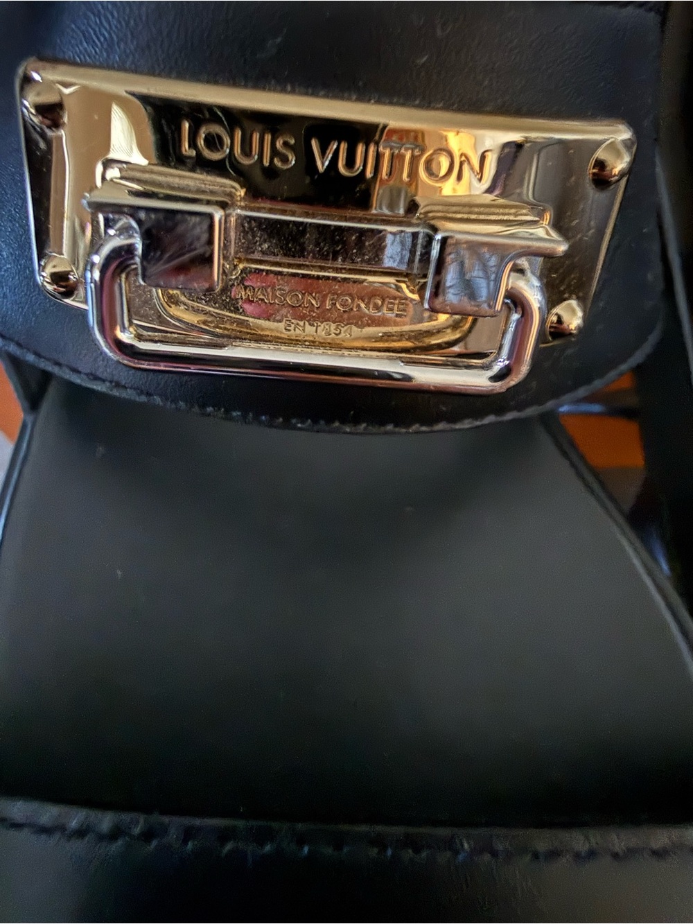 Louis Vuitton Swing Lock platform sandal in soft lamb leather - Picture 2 of 12